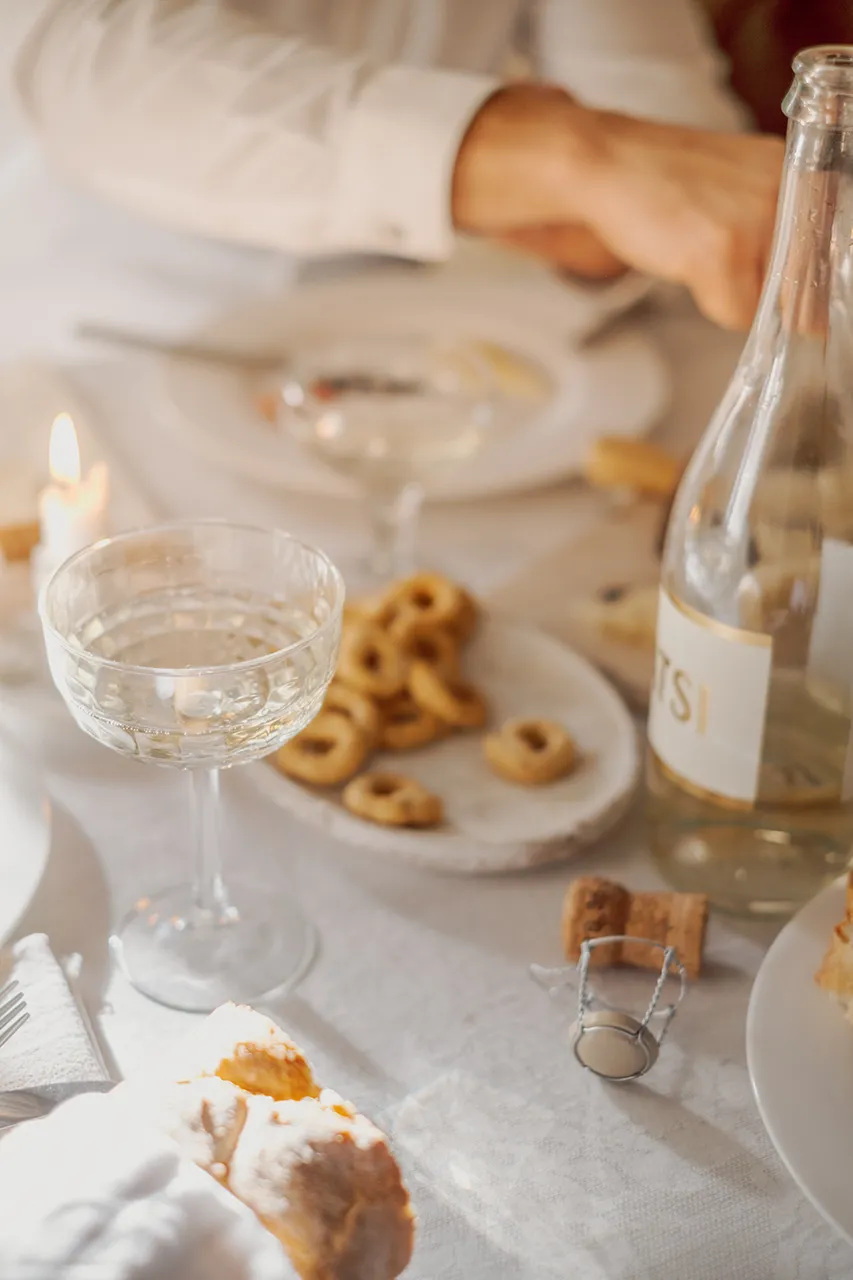 Sparkling White Wine - Image 5
